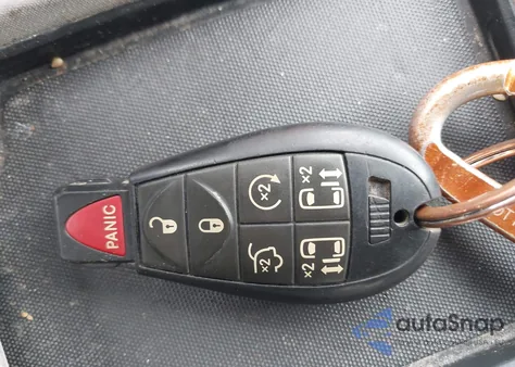 2013 Chrysler Town & Country Touring-L из США, поврежденный, VIN 2C4RC1CG2DR625427